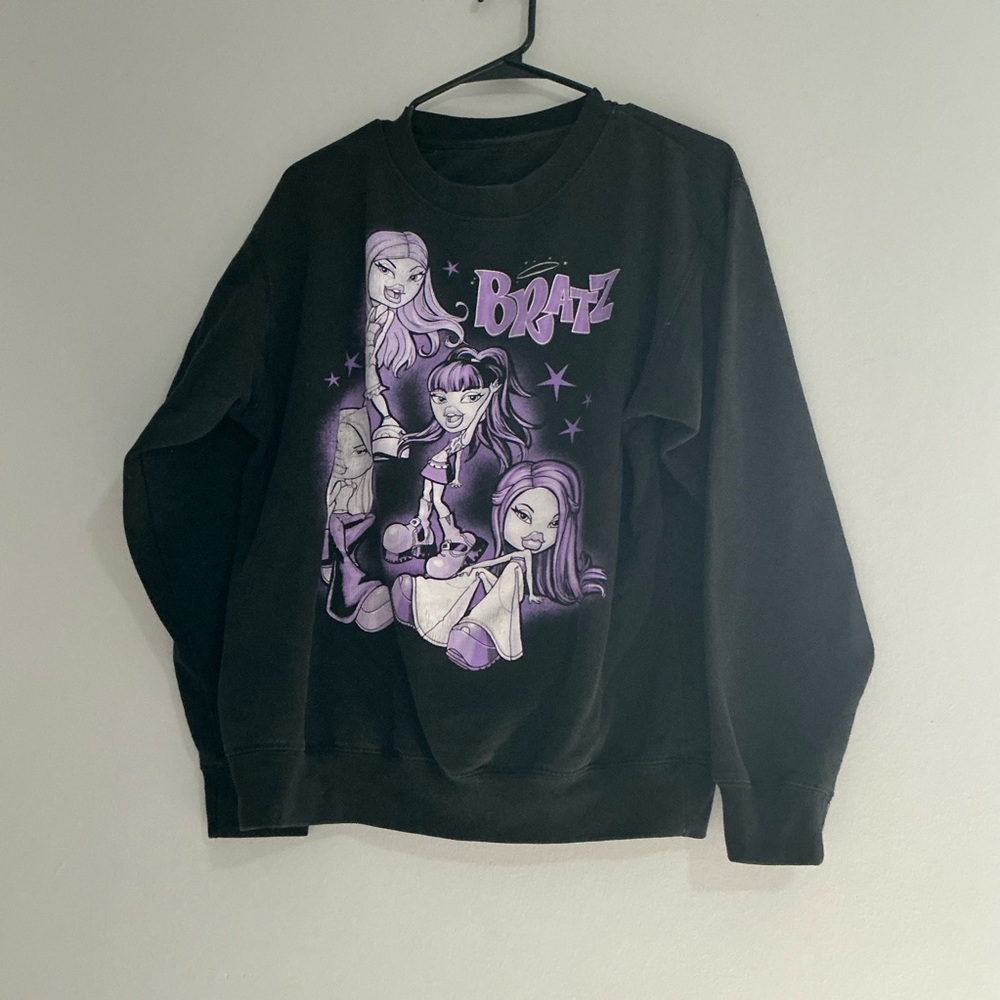 Bratz Graphic Crewneck Sweatshirt Black Purple Y2K Doll Graphic Women’s S/M